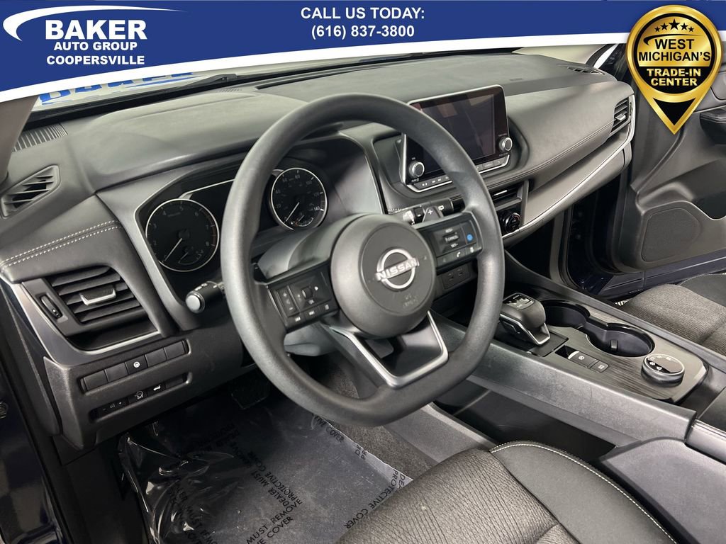 Used 2024 Nissan Rogue SV image 11