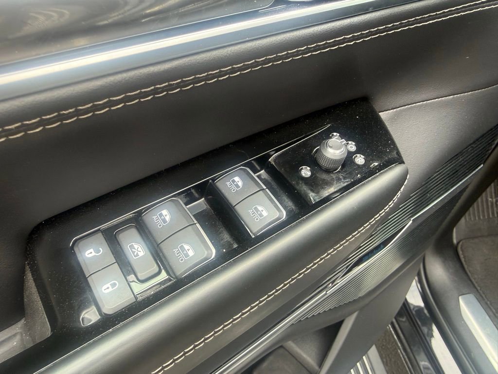 Certified 2022 Jeep Grand Wagoneer Series II AWD/4WD image 18