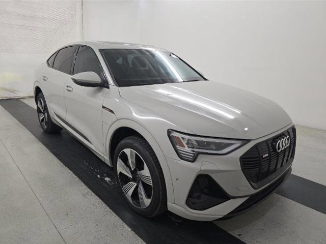 Used 2021 Audi e-tron Prestige w/ Prestige Package AWD/4WD image 2