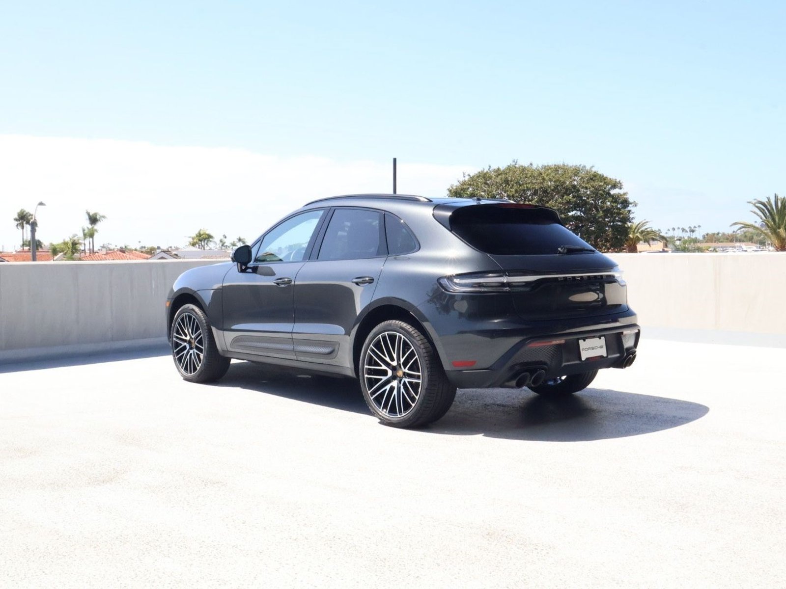 Certified 2026 Porsche Macan AWD/4WD image 3