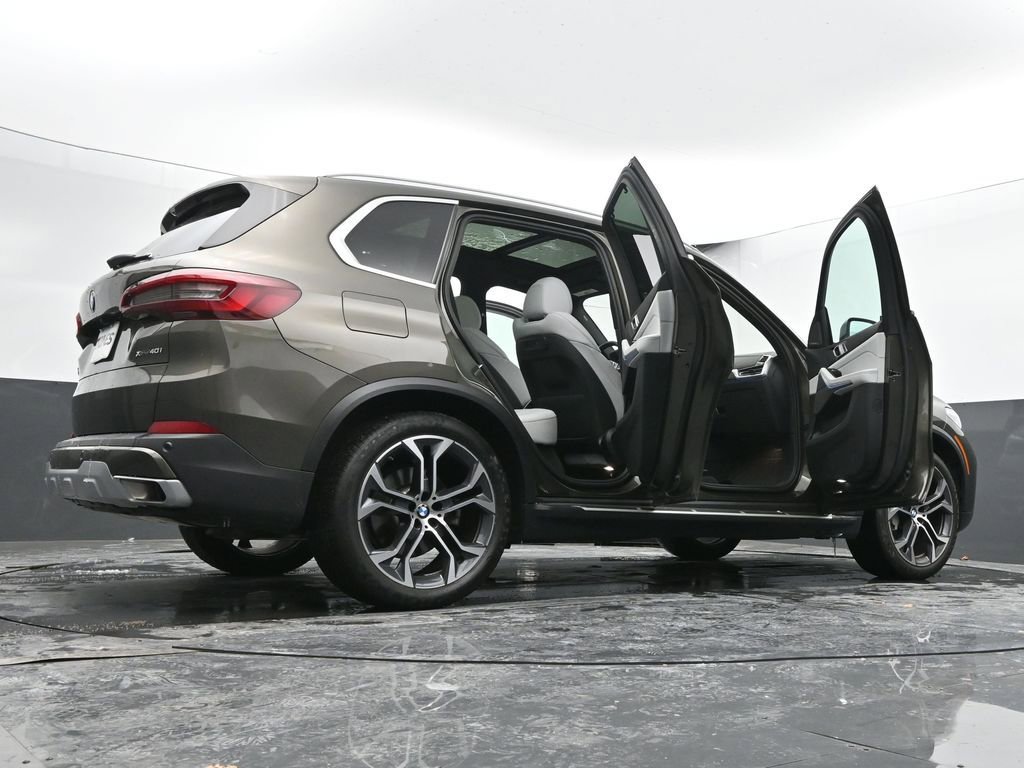 Used 2023 BMW X5 xDrive40i w/ Premium Package image 71