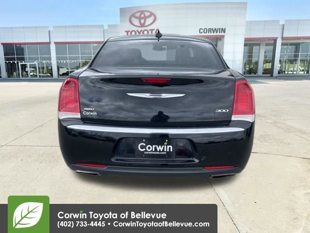 Used 2016 Chrysler 300 Limited image 4