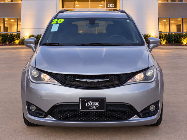 Used 2020 Chrysler Pacifica Touring-L w/ S Appearance Package FWD image 2