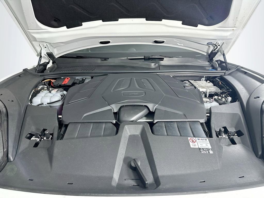 Certified 2024 Porsche Cayenne AWD/4WD image 33
