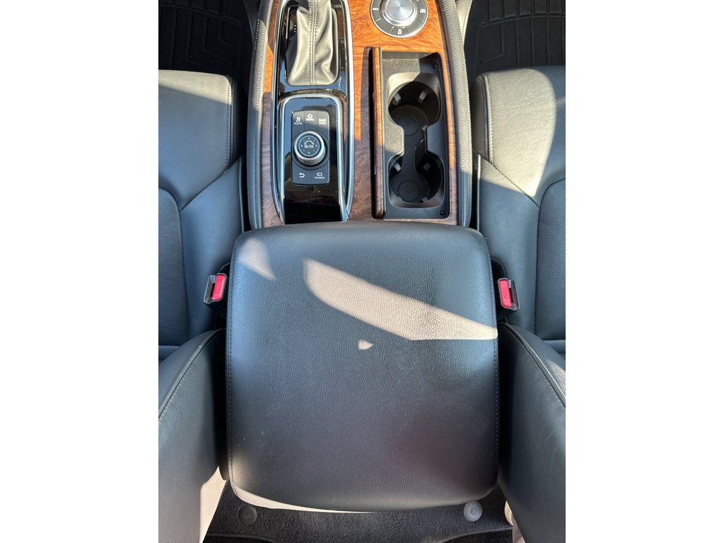 Used 2024 Nissan Armada SL w/ Captain's Chairs Package RWD image 27
