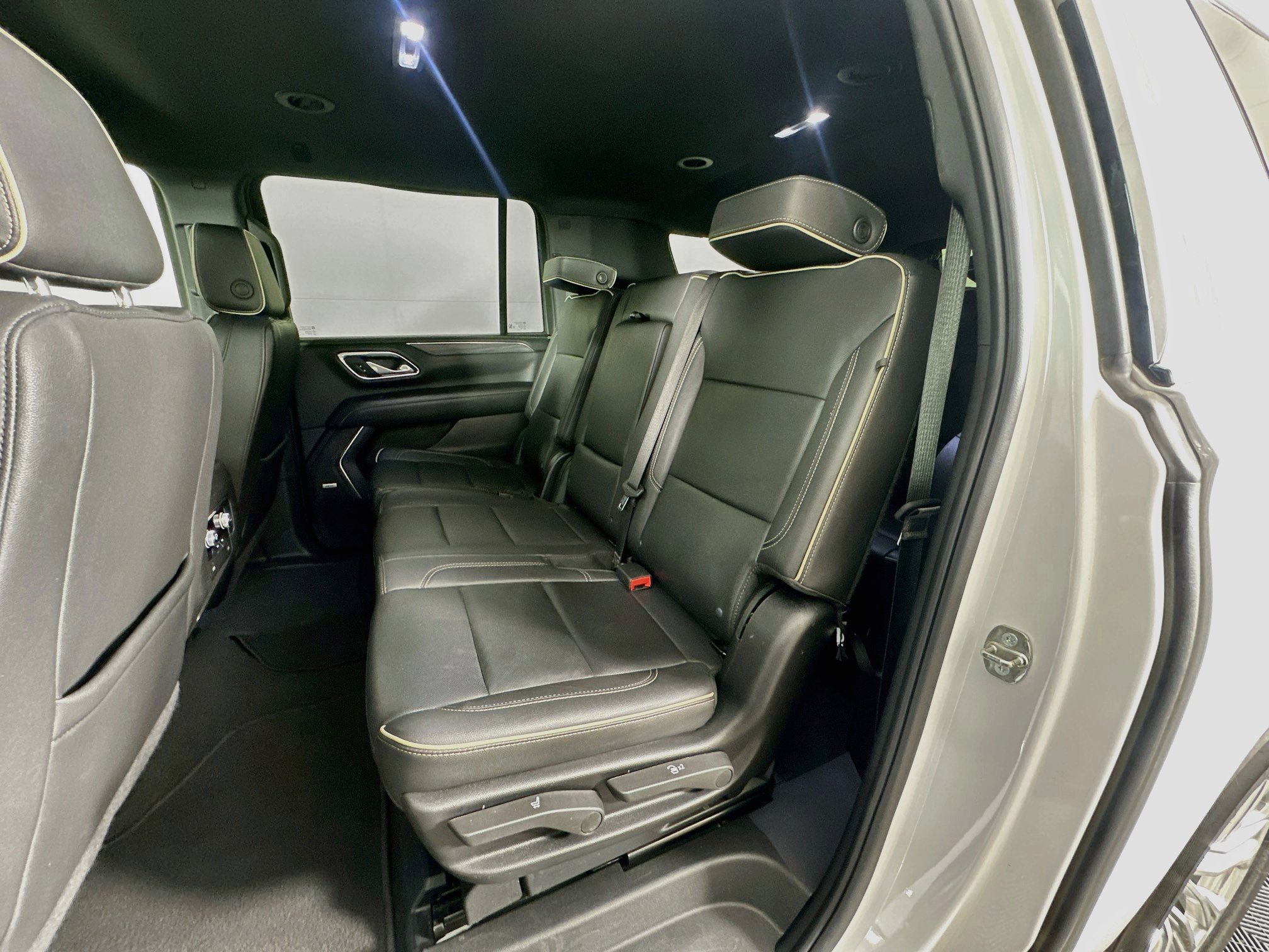Used 2024 GMC Yukon XL SLT RWD image 28