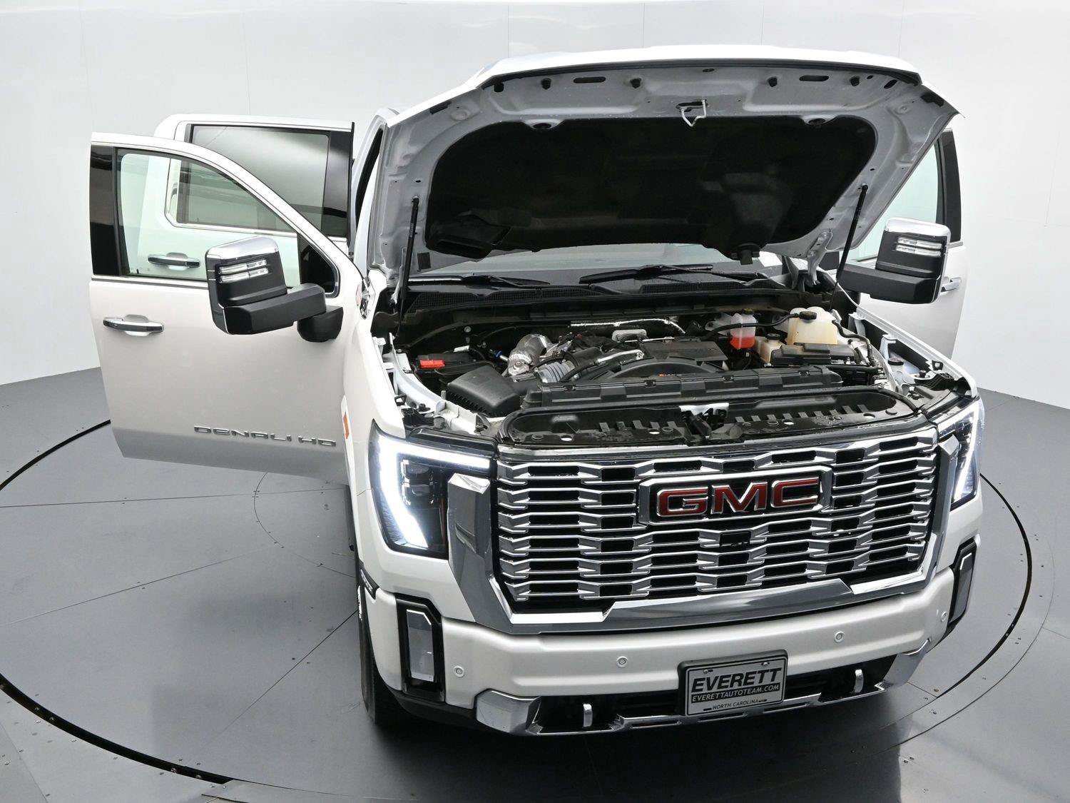 Used 2025 GMC Sierra 2500 Denali w/ Denali Reserve Package AWD/4WD image 40