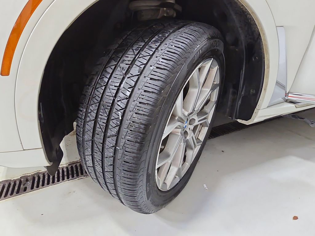 Used 2022 BMW X7 xDrive40i w/ Premium Package image 37