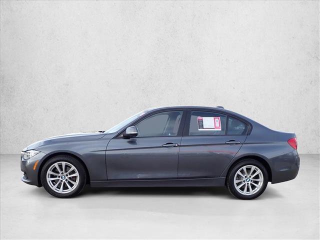 Used 2018 BMW 320i xDrive Sedan AWD/4WD image 2