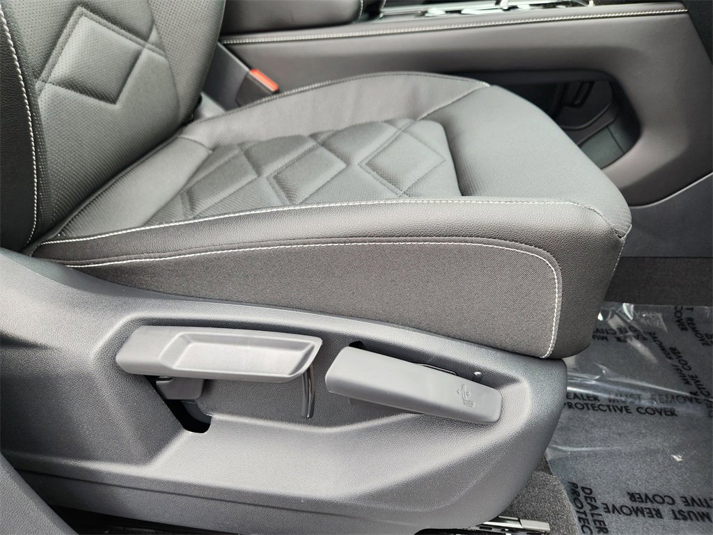 New 2025 Volkswagen Atlas SE image 16