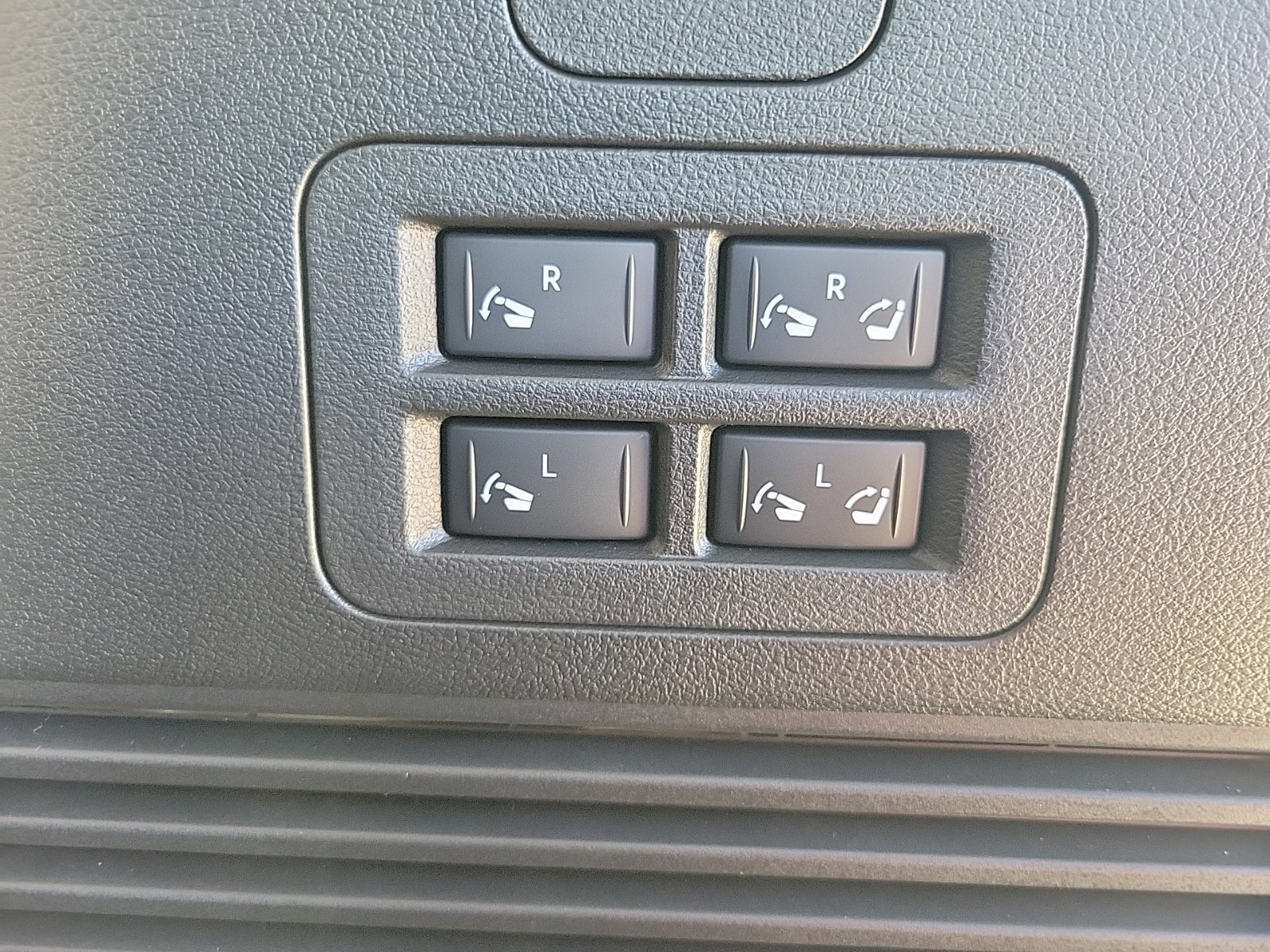 New 2027 Nissan Armada Platinum AWD/4WD image 18