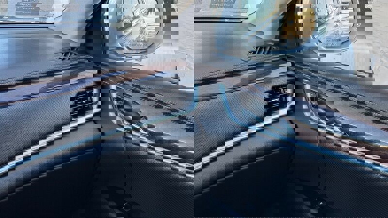 Used 2017 Cadillac XTS Luxury image 4