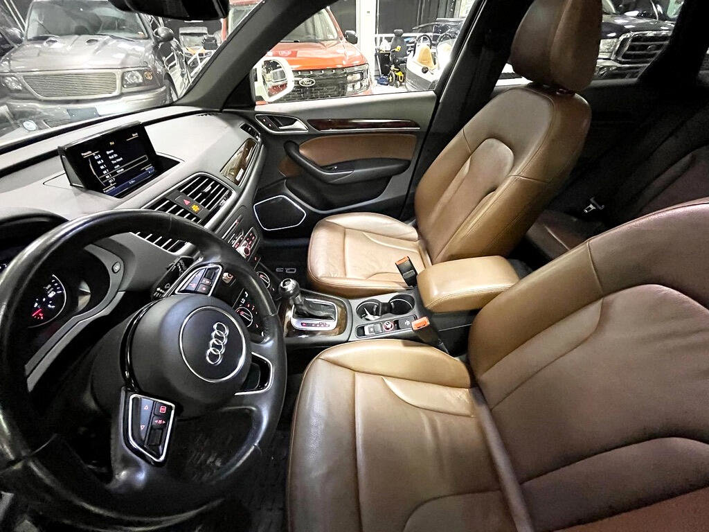 Used 2017 Audi Q3 2.0T Prestige w/ Prestige Package image 12