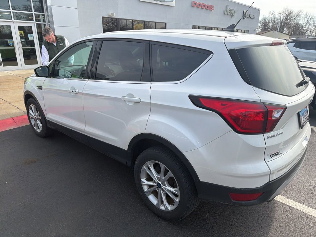 Used 2019 Ford Escape SE image 7