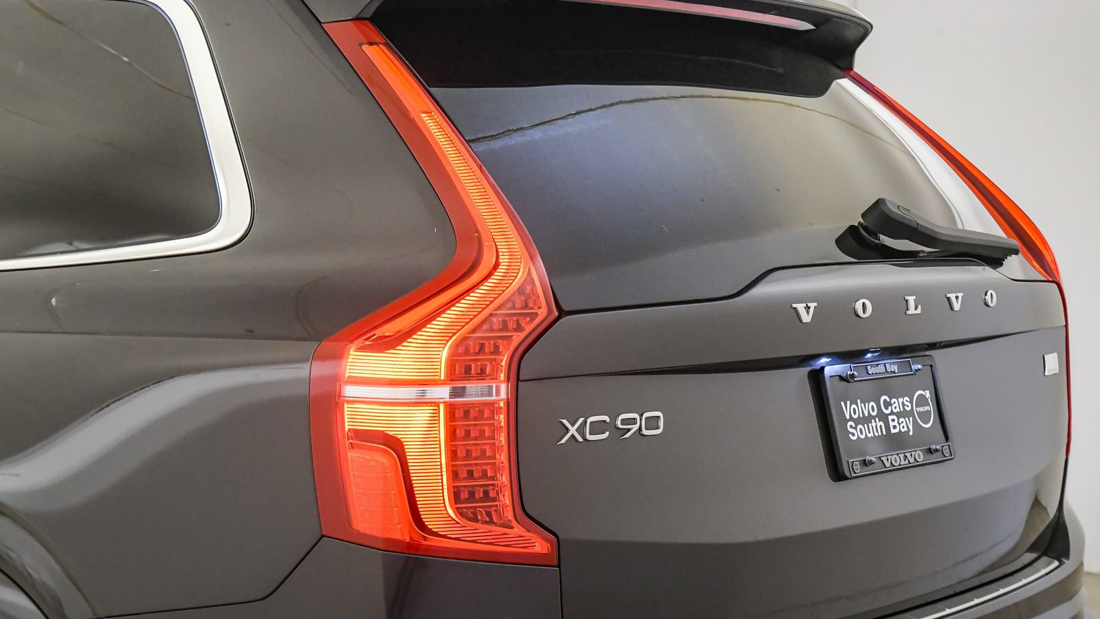 Certified 2023 Volvo XC90 T8 Core w/ Protection Package Premier AWD/4WD image 12