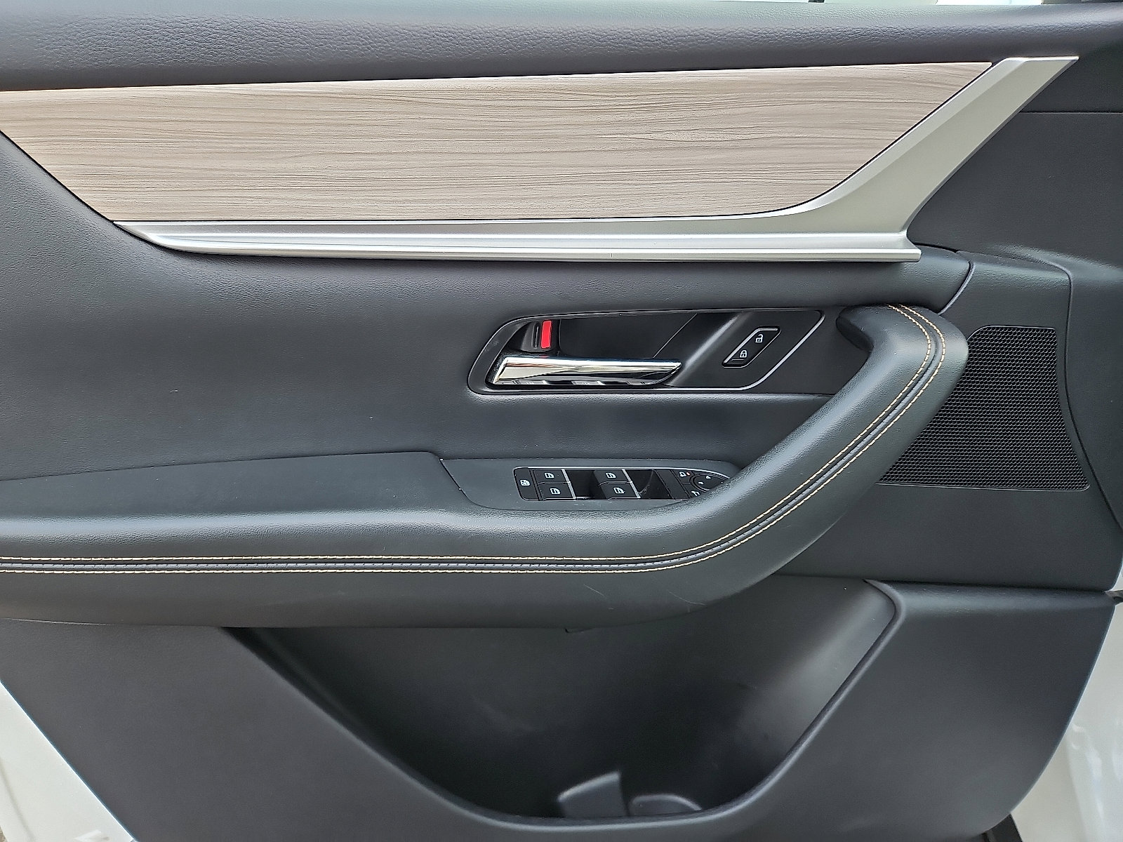 Used 2024 MAZDA CX-90 Plug-In Hybrid w/ Preferred image 12