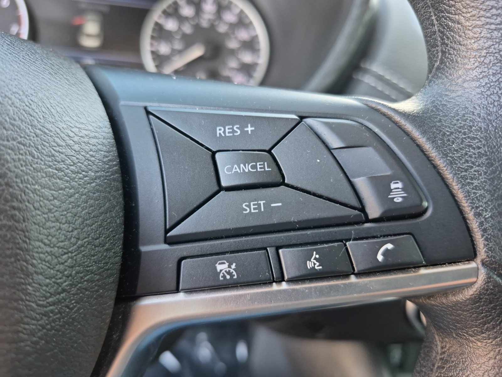 Used 2024 Nissan Sentra SV FWD image 28