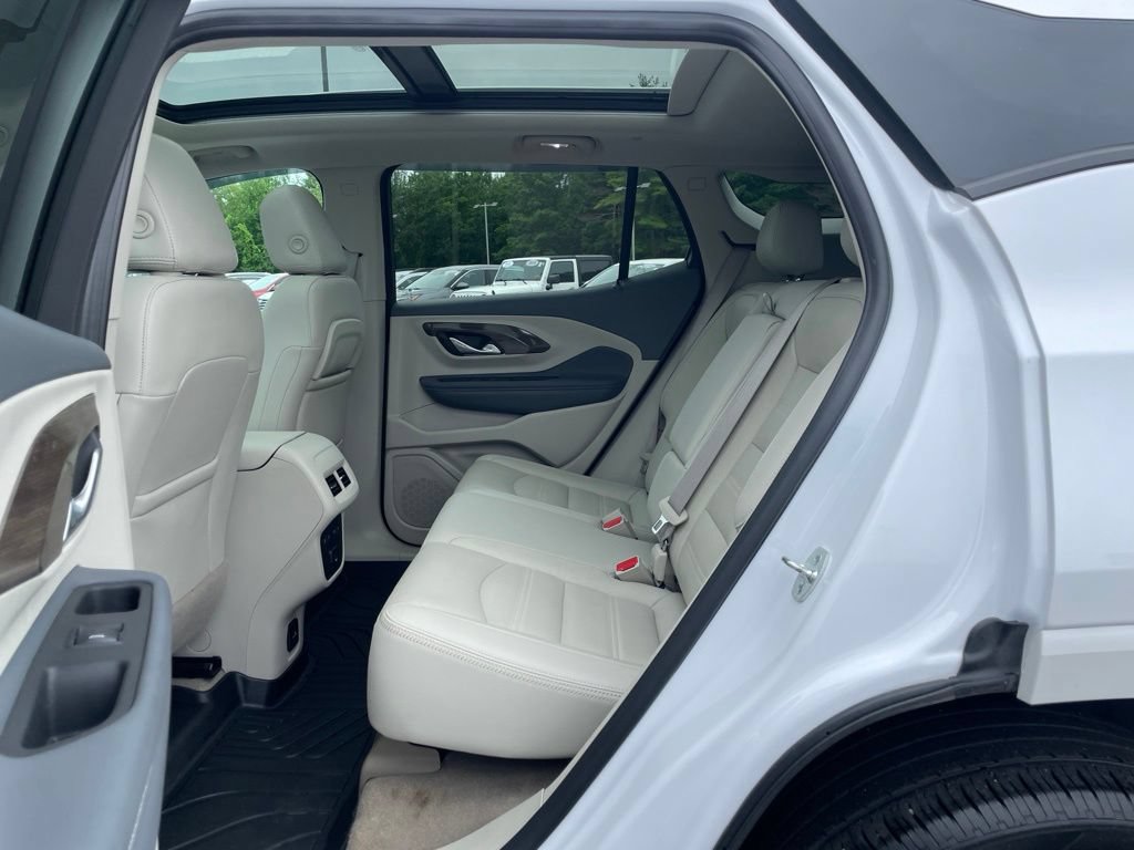 Used 2024 GMC Terrain Denali w/ Denali Premium Package AWD/4WD image 31