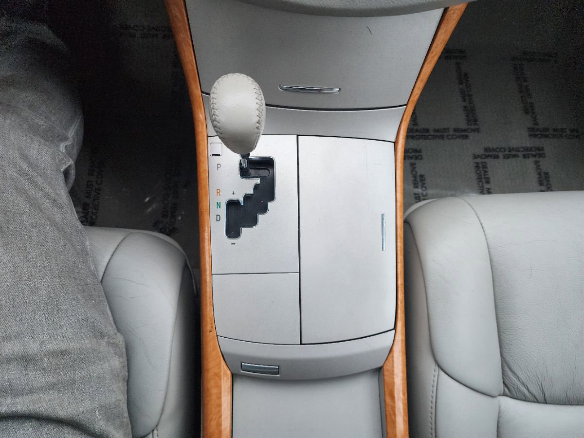 Used 2006 Toyota Avalon XLS image 17