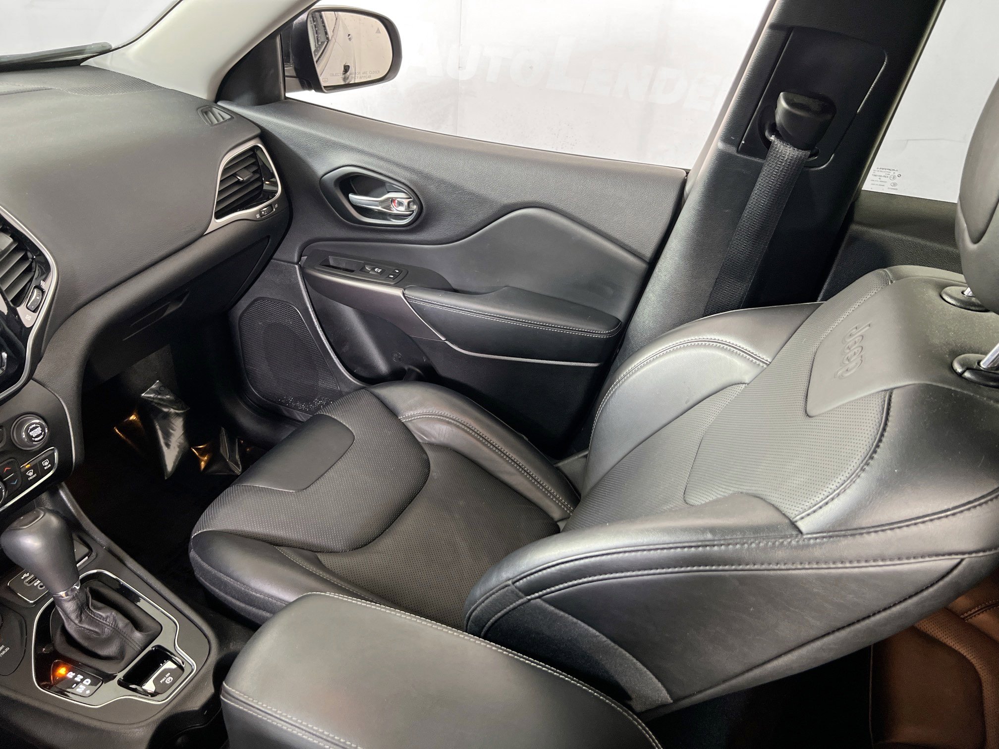 Used 2022 Jeep Cherokee Limited image 23