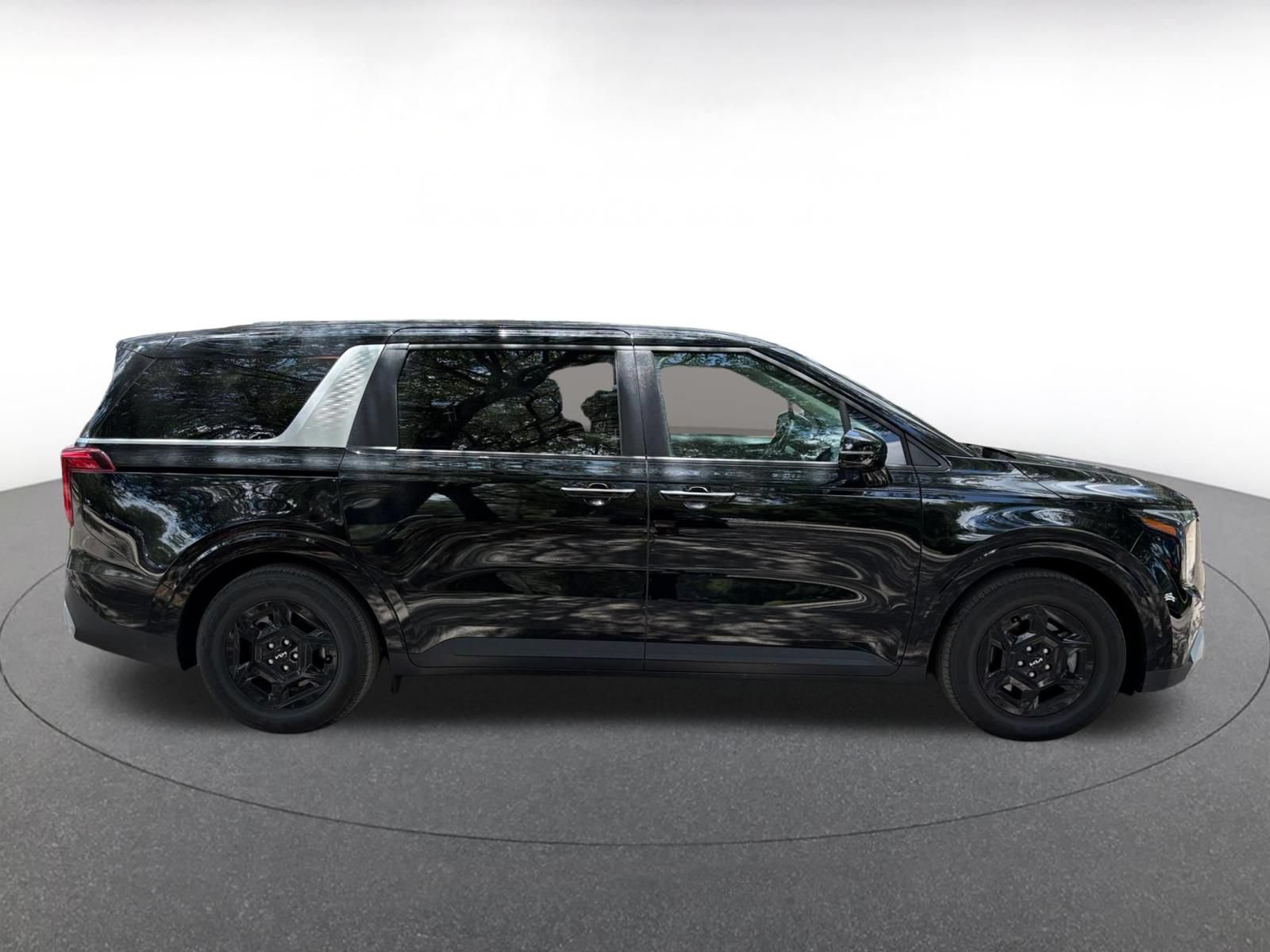 Used 2026 Kia Carnival FWD image 8