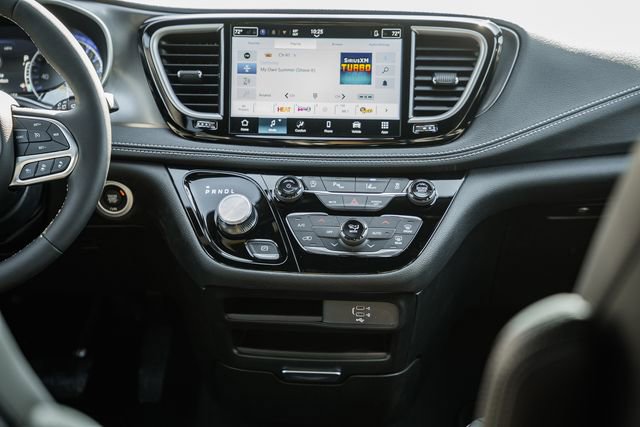 New 2026 Chrysler Pacifica Select image 27