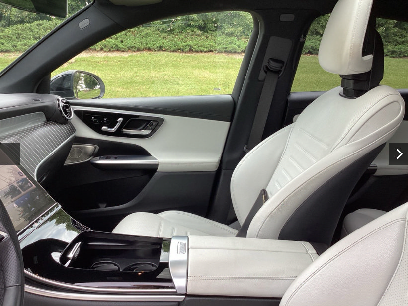 Used 2024 Mercedes-Benz GLC 300 4MATIC image 4