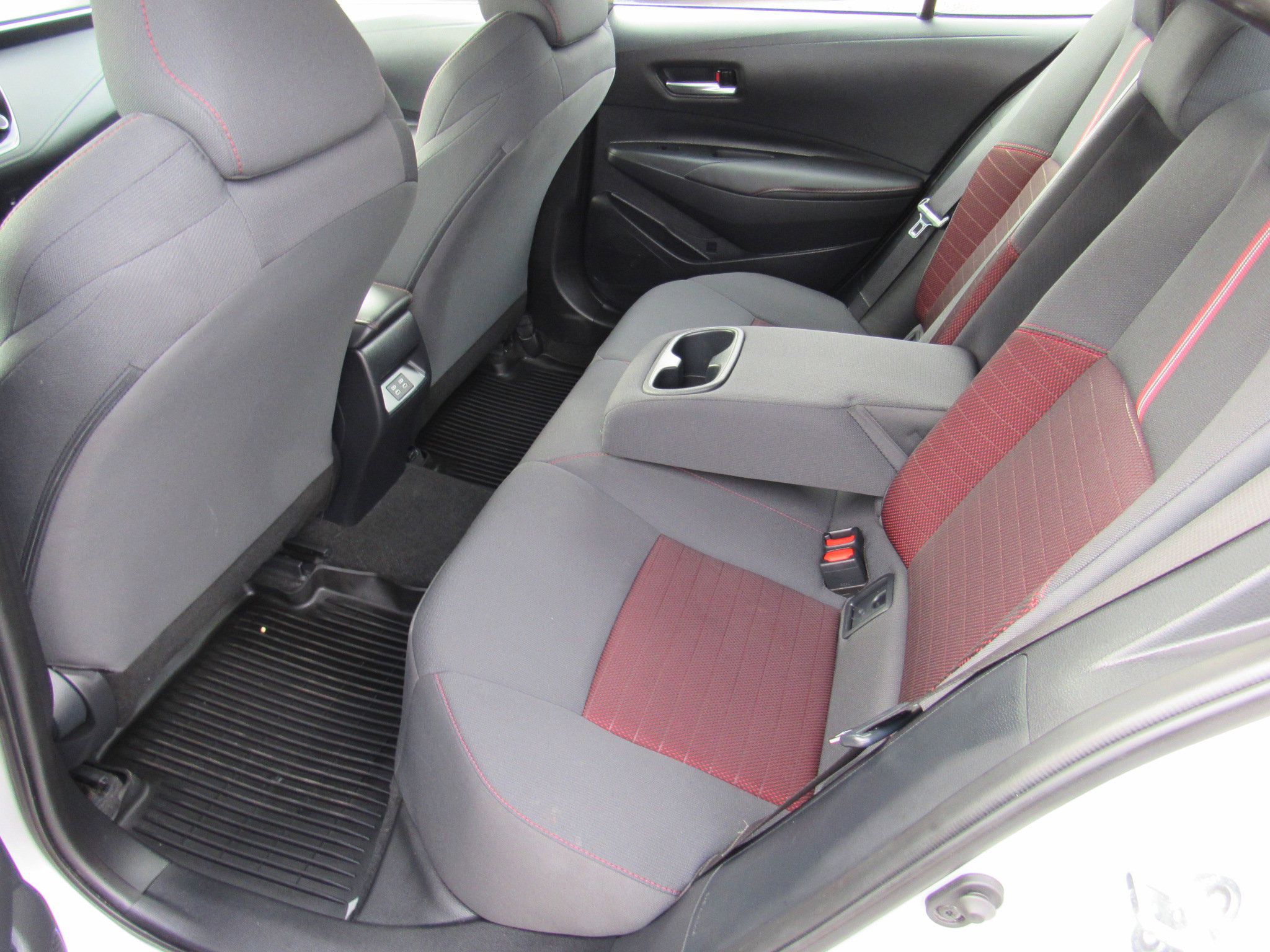 Used 2023 Toyota Corolla SE image 39