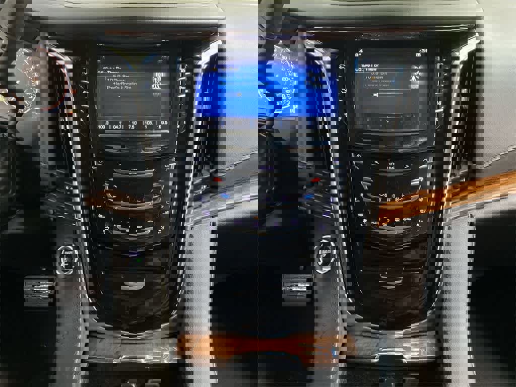 Used 2015 Cadillac Escalade Luxury image 23