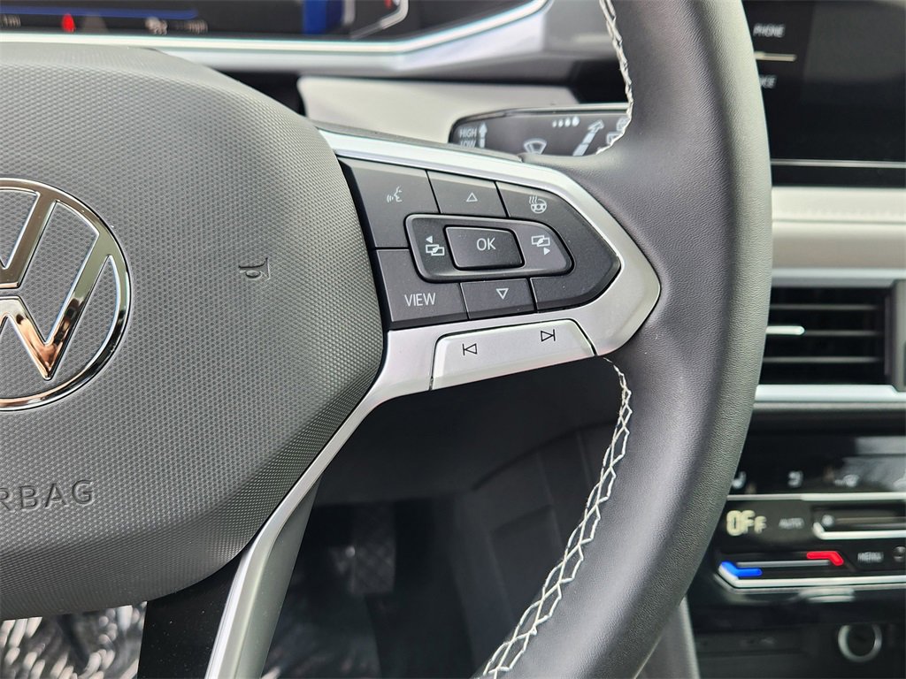 New 2025 Volkswagen Taos SEL image 16