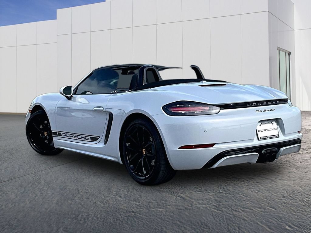 Certified 2024 Porsche 718 Boxster RWD image 3