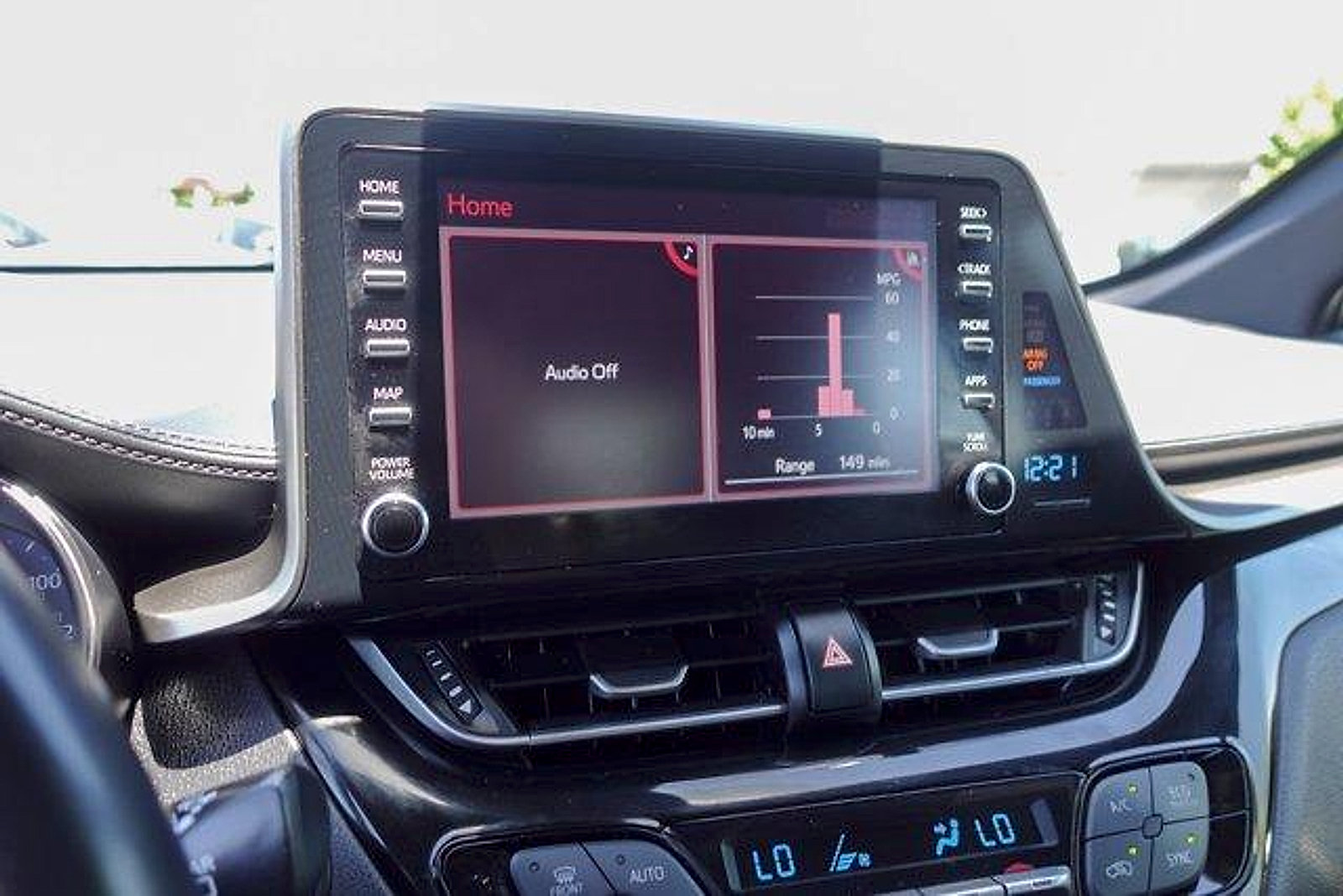 Used 2019 Toyota C-HR XLE FWD image 17