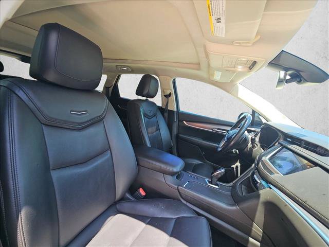 Used 2018 Cadillac XT5 Premium Luxury w/ Driver Assist Package AWD/4WD image 18