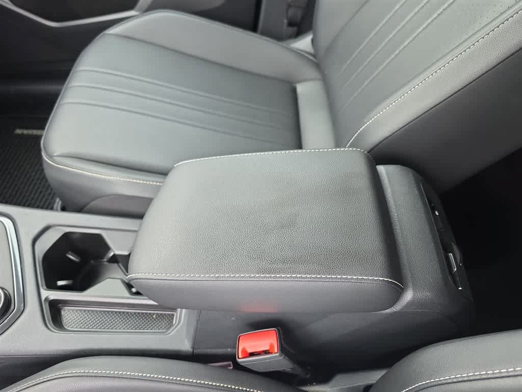 Used 2023 Volkswagen Tiguan SE w/ Panoramic Sunroof Package AWD/4WD image 24