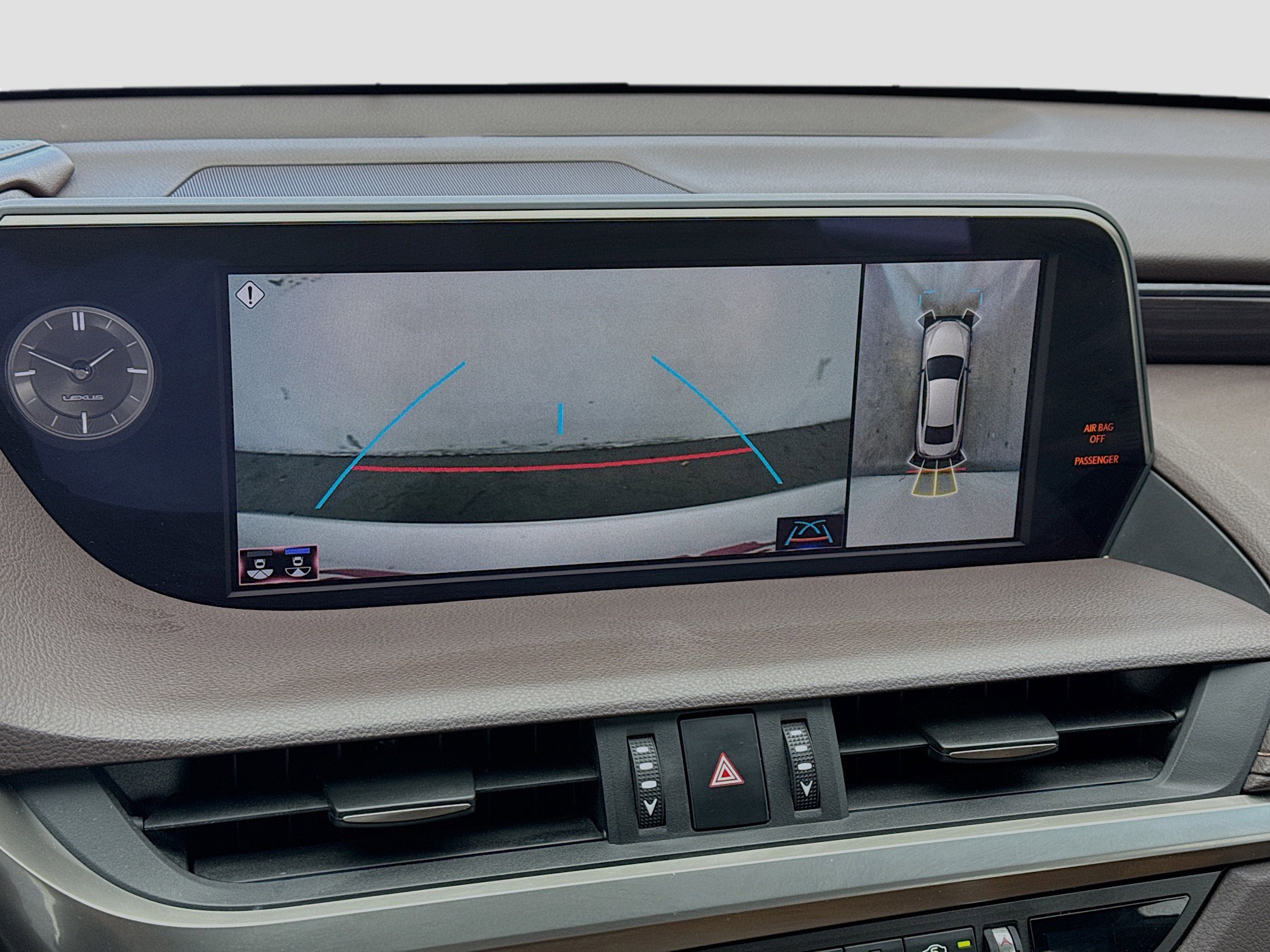 Used 2020 Lexus ES 300h w/ Accessory Package FWD image 10