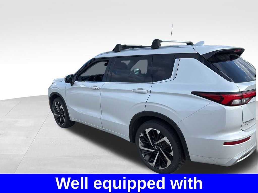 Used 2022 Mitsubishi Outlander SEL AWD/4WD image 3