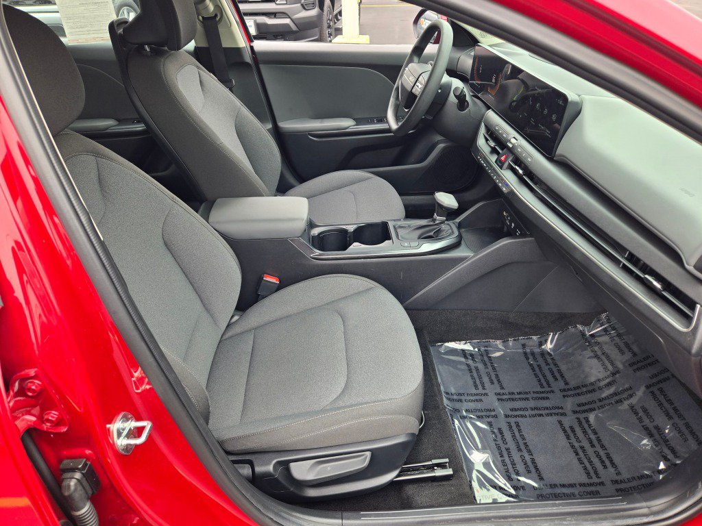 Used 2025 Kia K4 FWD image 6