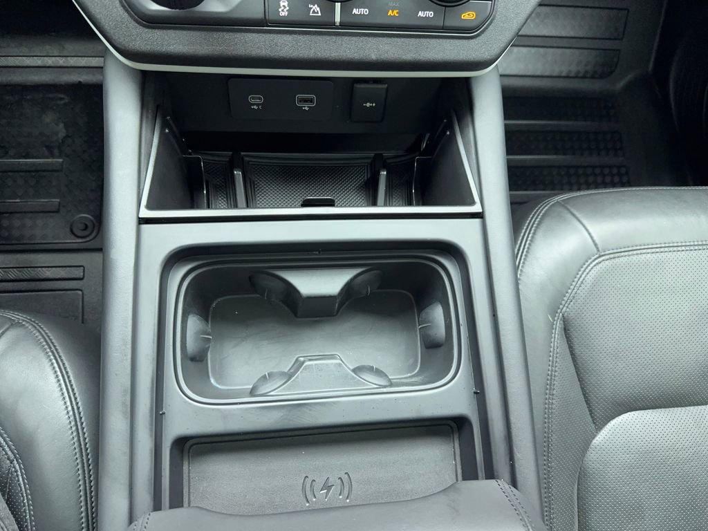 Used 2024 Land Rover Defender 110 S image 31