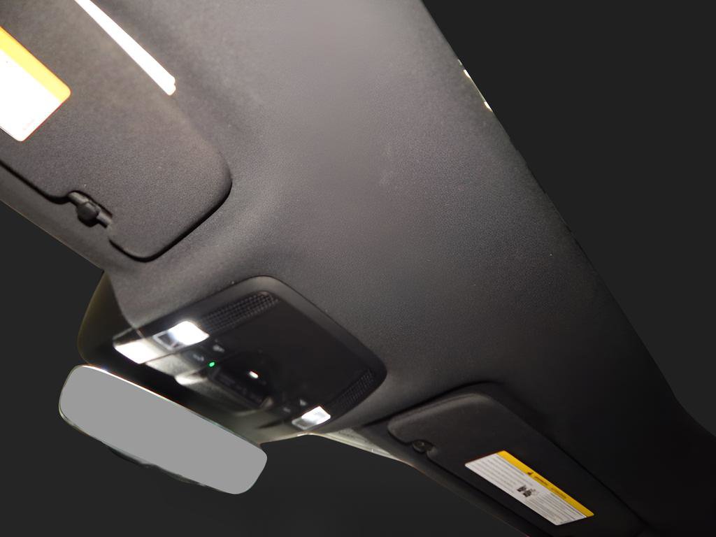 Used 2020 Porsche Taycan 4S image 21