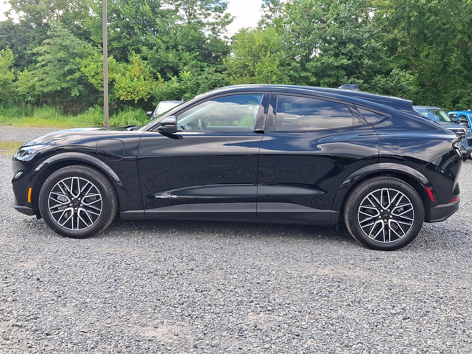 Used 2025 Ford Mustang Mach-E Premium AWD/4WD image 4