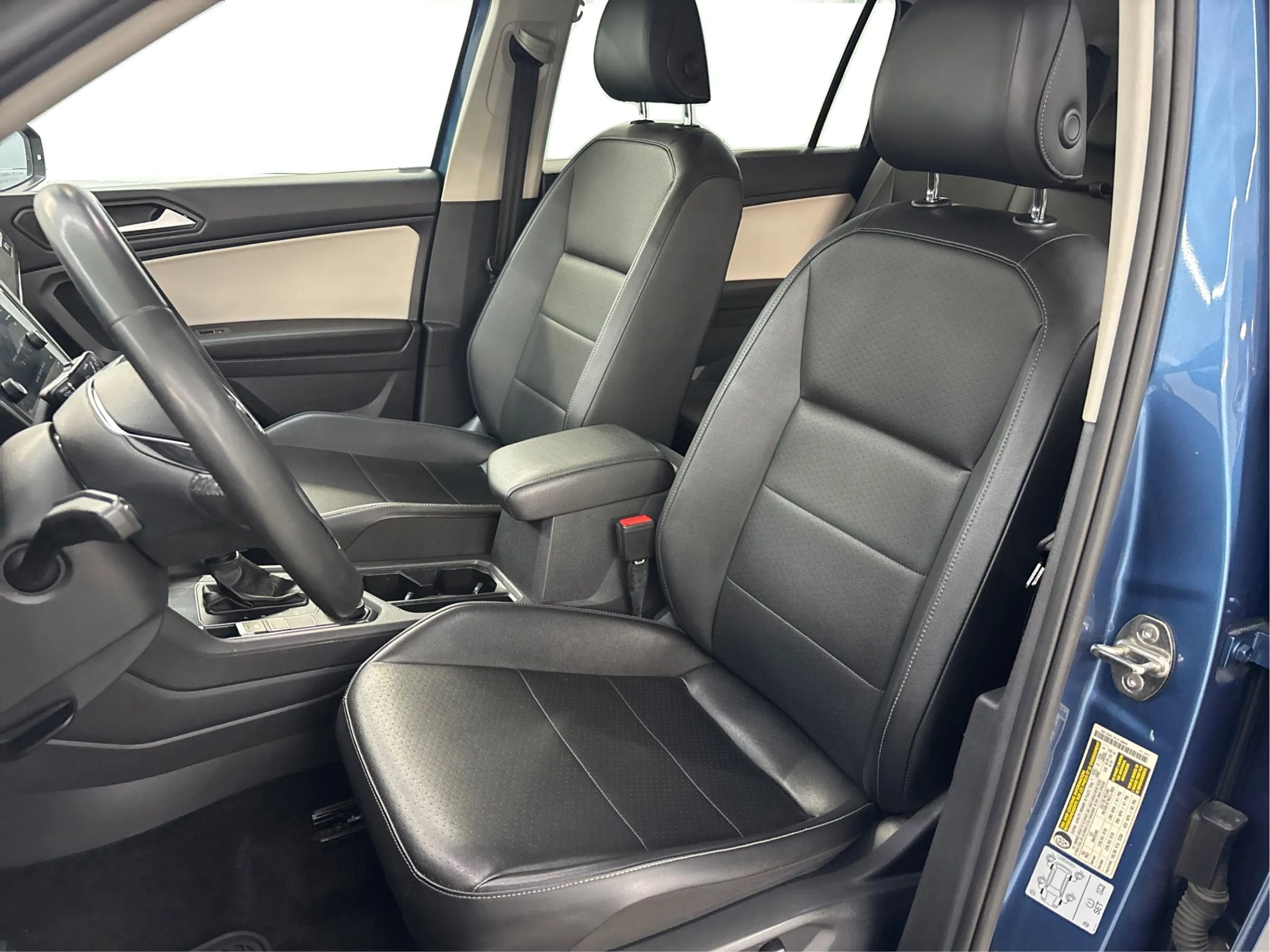 Used 2020 Volkswagen Tiguan SEL AWD/4WD image 13
