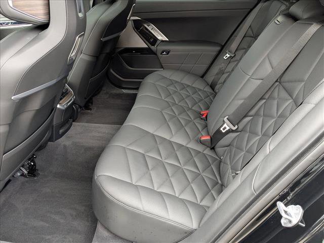 Used 2024 BMW 740i image 19