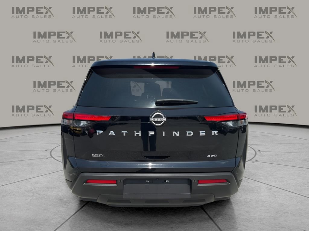 Used 2024 Nissan Pathfinder S AWD/4WD image 4