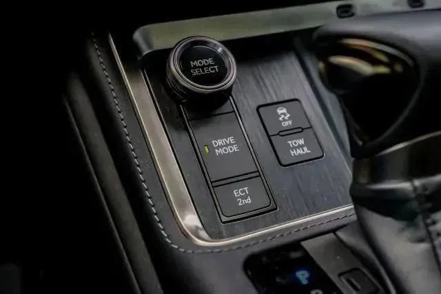 Used 2025 Lexus GX 550 image 30