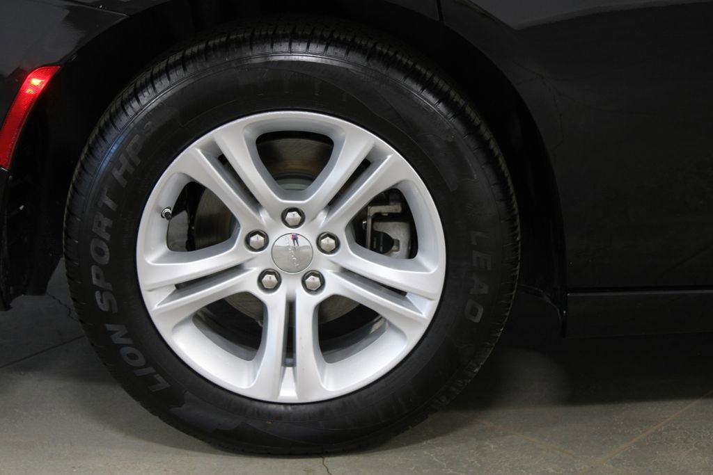 Used 2022 Dodge Charger SXT image 12