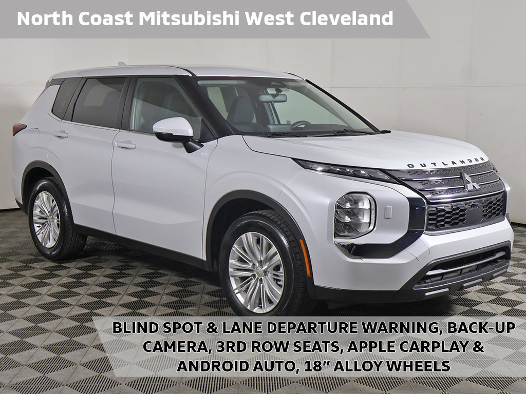Used 2024 Mitsubishi Outlander ES AWD/4WD image 1