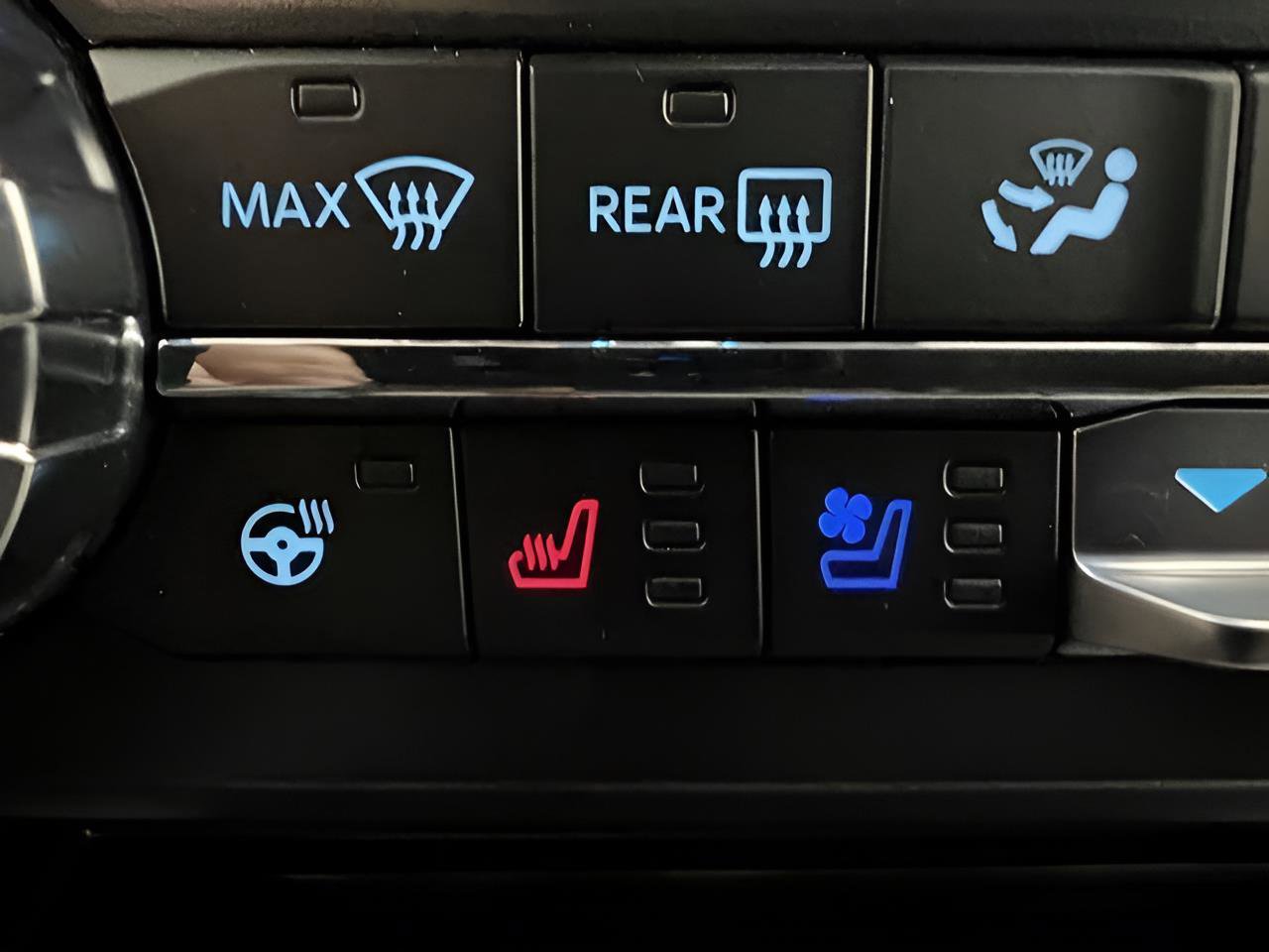 New 2026 Ford F350 Lariat w/ Black Appearance Package image 17