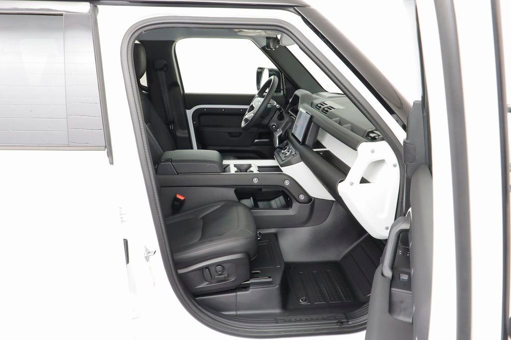 Used 2025 Land Rover Defender 110 S image 20