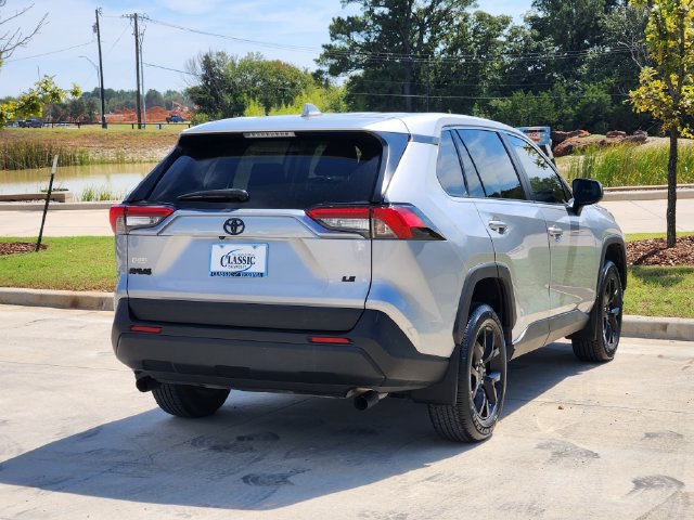 Used 2024 Toyota RAV4 LE FWD image 8