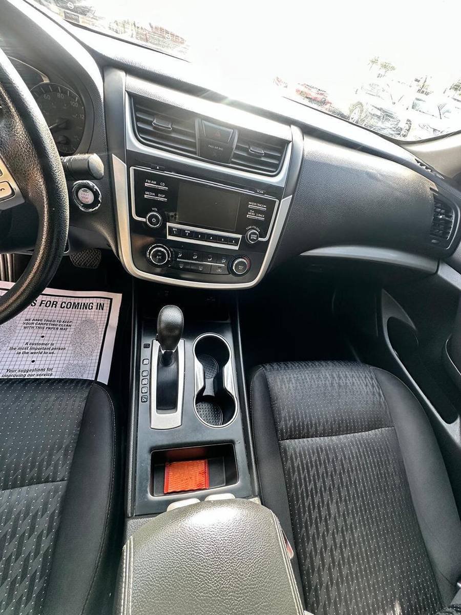 Used 2017 Nissan Altima 2.5 S w/ Power Driver Seat Package FWD image 6